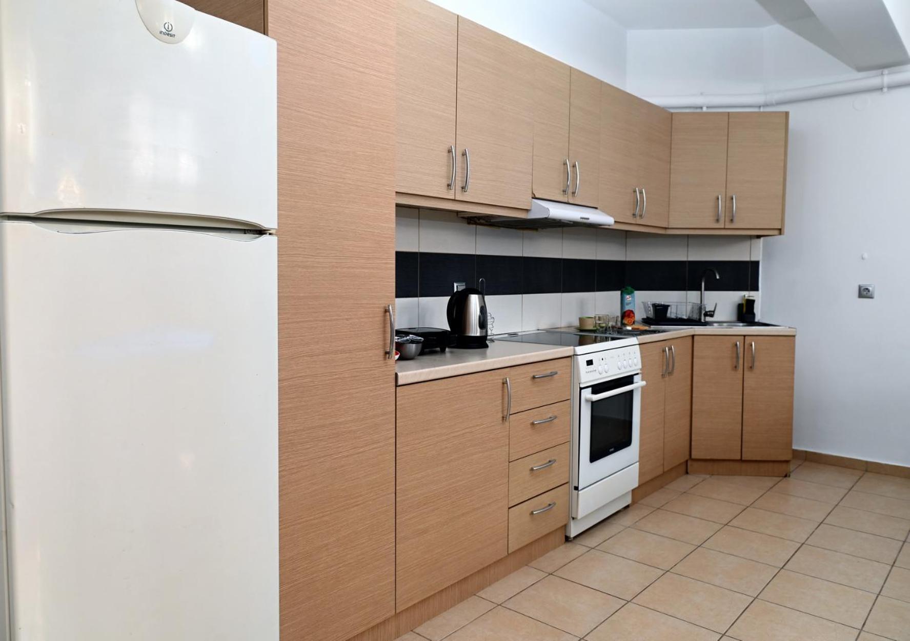 Oasis Lower Ground Floor Apartment Аргос Екстериор снимка