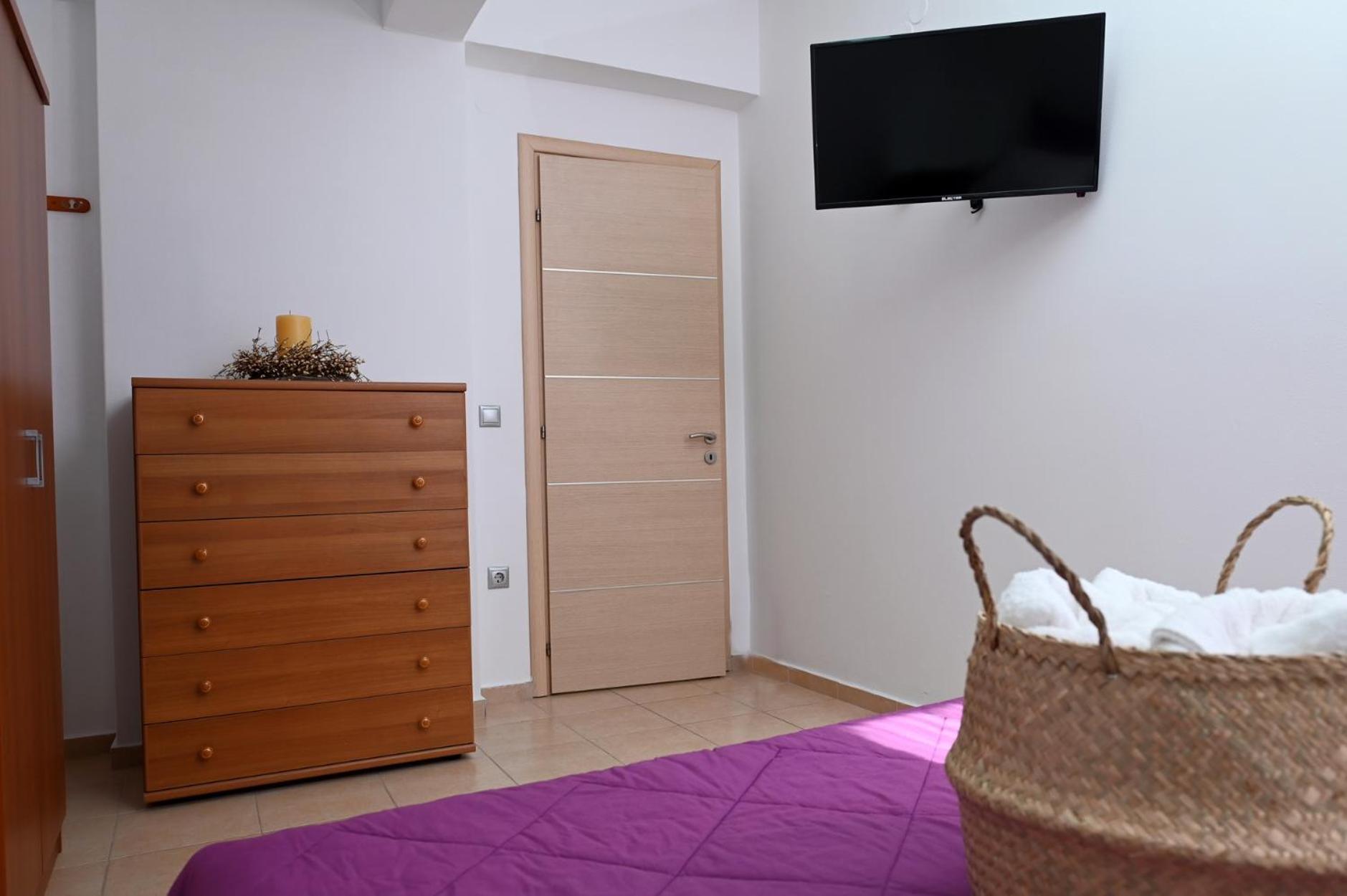 Oasis Lower Ground Floor Apartment Аргос Екстериор снимка